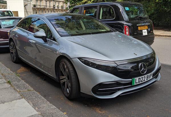 10. 2026 Mercedes-Benz EQS 450+